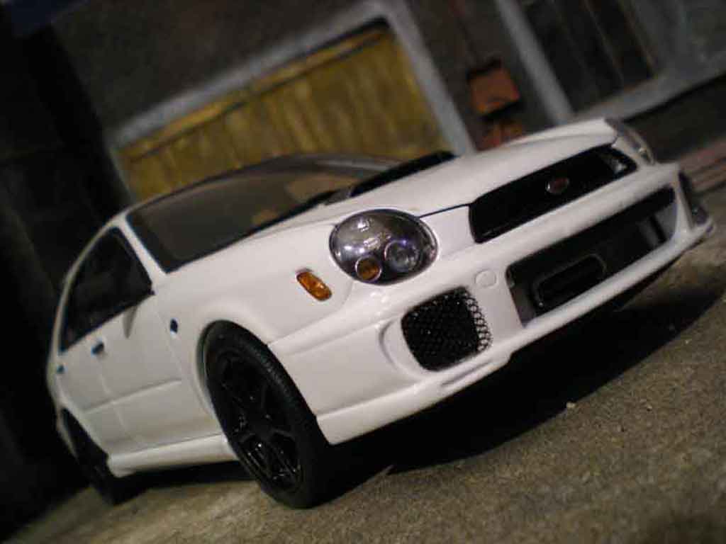 Subaru Impreza STI jdm white 1/18 Autoart