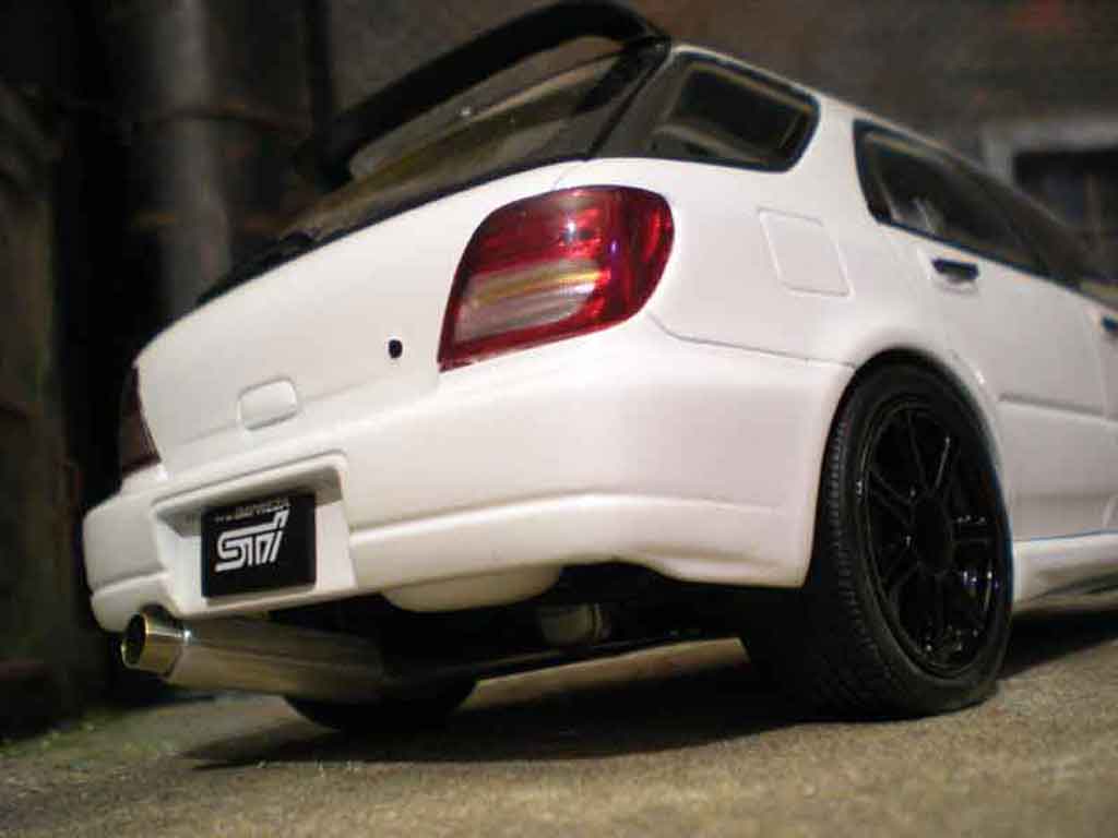 Subaru Impreza STI jdm white 1/18 Autoart
