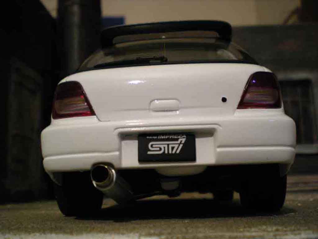 Subaru Impreza STI jdm white 1/18 Autoart