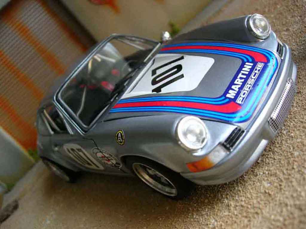 Porsche 911 RS 1/18 Universal Hobbies RS 2.7 martini diecast model cars