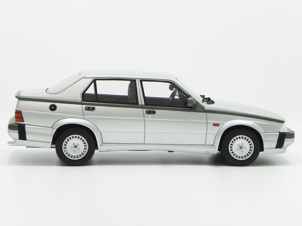 Alfa Romeo 75 3.0 v6 LM087C grey 1/18 Laudoracing Models