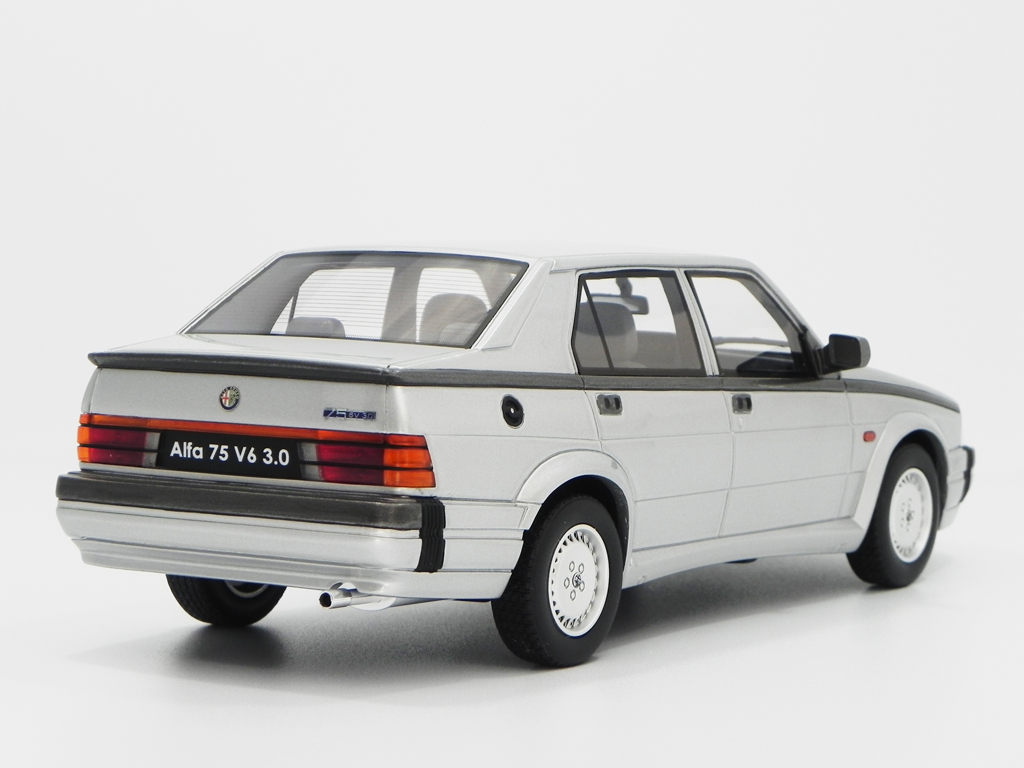 Alfa Romeo 75 3.0 v6 LM087C grey 1/18 Laudoracing Models