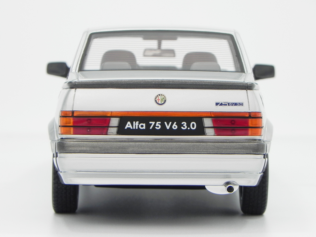 Alfa Romeo 75 3.0 v6 LM087C grey 1/18 Laudoracing Models