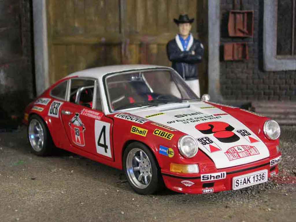 Porsche 911 2.4 monte carlo 1972 1/18 Universal Hobbies