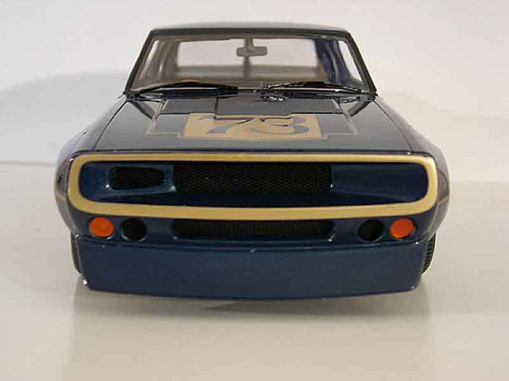 Nissan Skyline 2000 gt-r kpgc 110 racing version 1/18 Kyosho