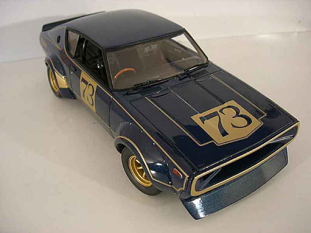 Nissan Skyline 2000 gt-r kpgc 110 racing version 1/18 Kyosho