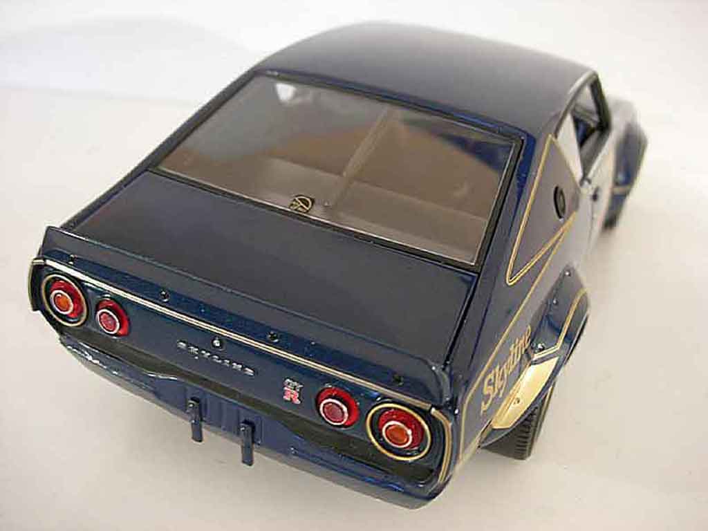 Nissan Skyline 2000 gt-r kpgc 110 racing version 1/18 Kyosho
