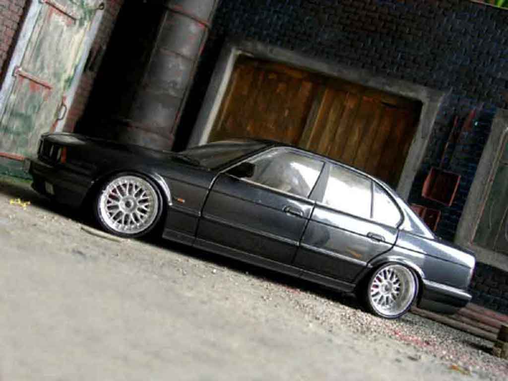Bmw 535 tuning 1988 i black jantes bbs bords larges 1/18 Minichamps