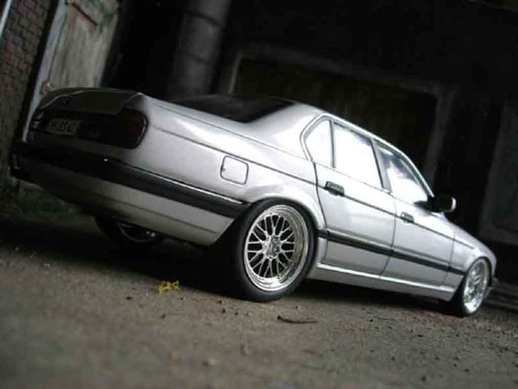 Bmw 730 E32 i grey 1986 jantes bbs 18 pouces 1/18 Minichamps