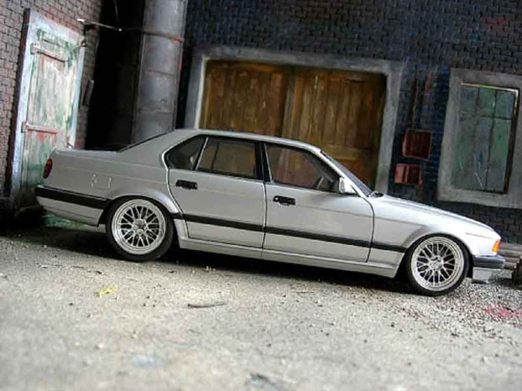 Bmw 730 E32 i grey 1986 jantes bbs 18 pouces 1/18 Minichamps