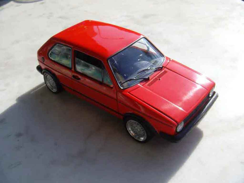 Volkswagen Golf GTI rouge jantes bbs 1/18 Solido