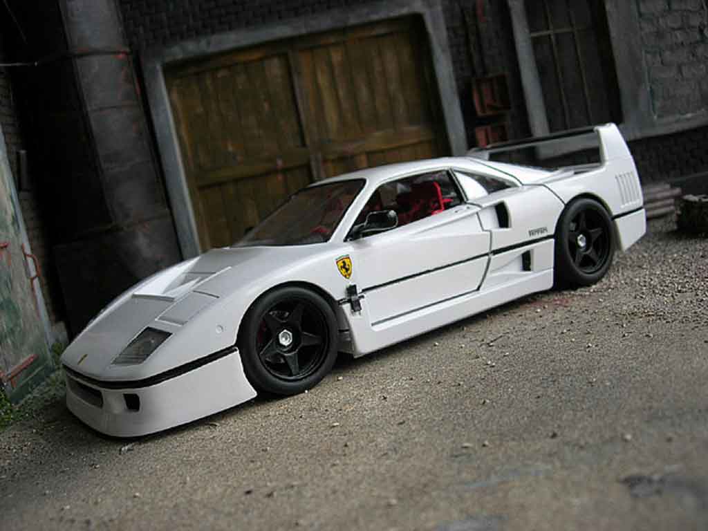 Ferrari F40 LM white 1/18 Burago
