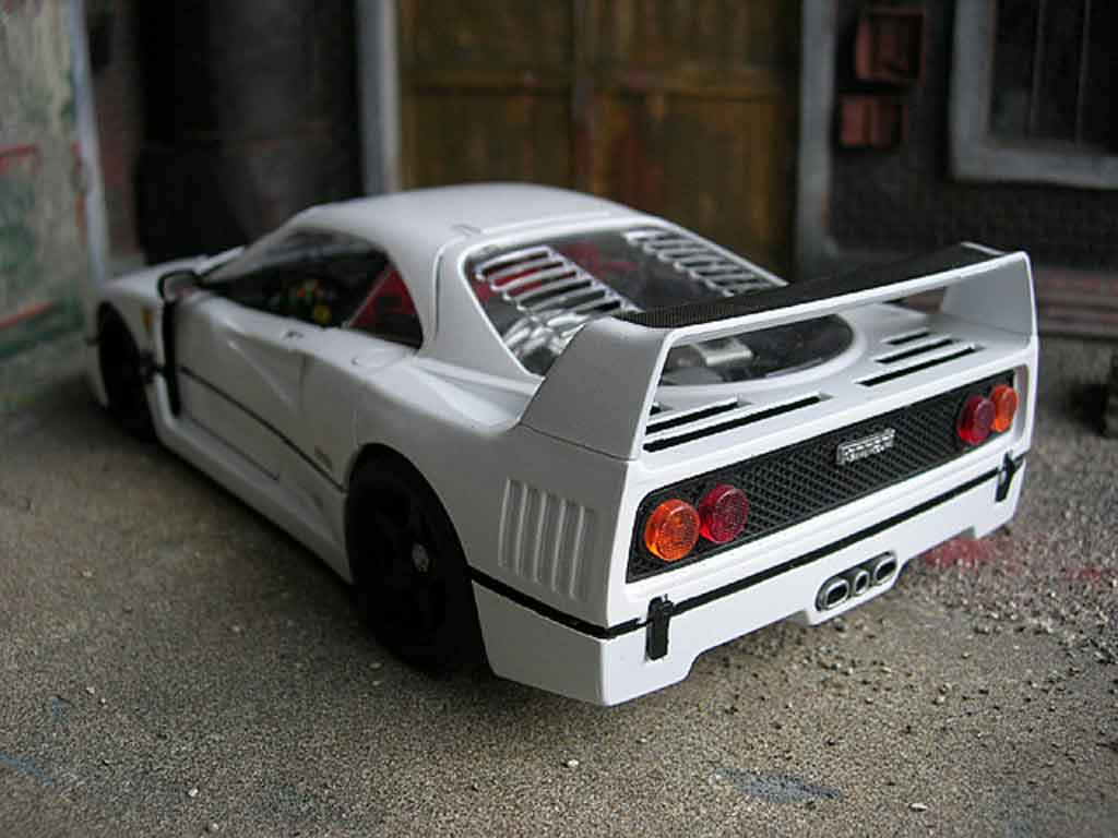 Ferrari F40 LM white 1/18 Burago