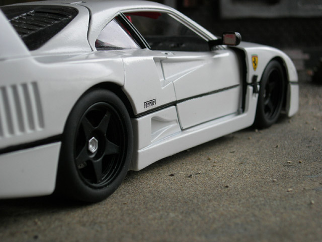 Ferrari F40 LM white 1/18 Burago
