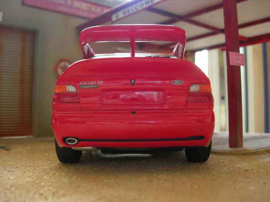 Ford Escort Cosworth rs red 1/18 Ut Models