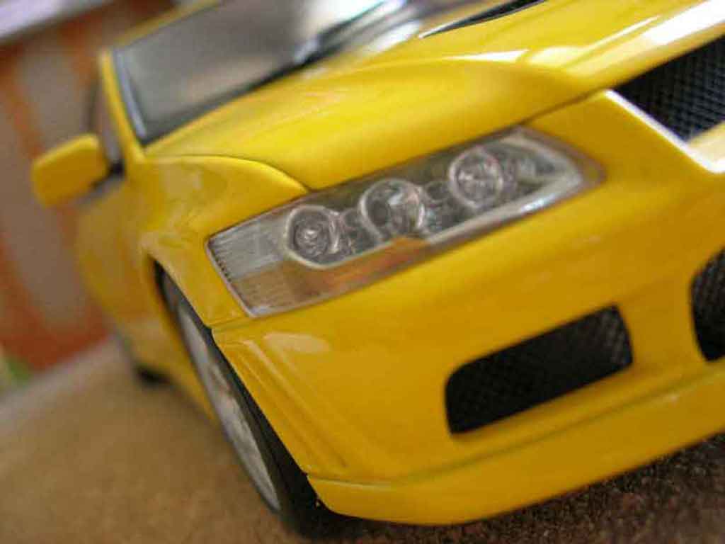 Mitsubishi Lancer Evolution VII yellow 1/18 Autoart
