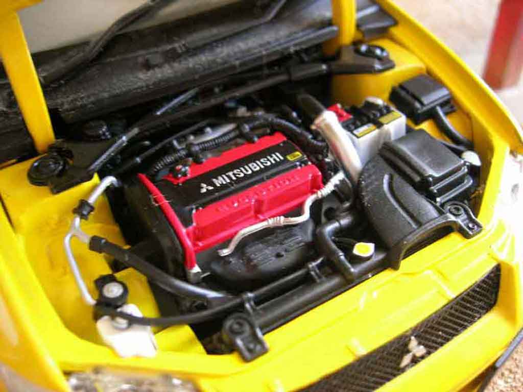 Mitsubishi Lancer Evolution VII yellow 1/18 Autoart