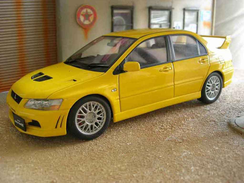 Mitsubishi Lancer Evolution VII yellow 1/18 Autoart