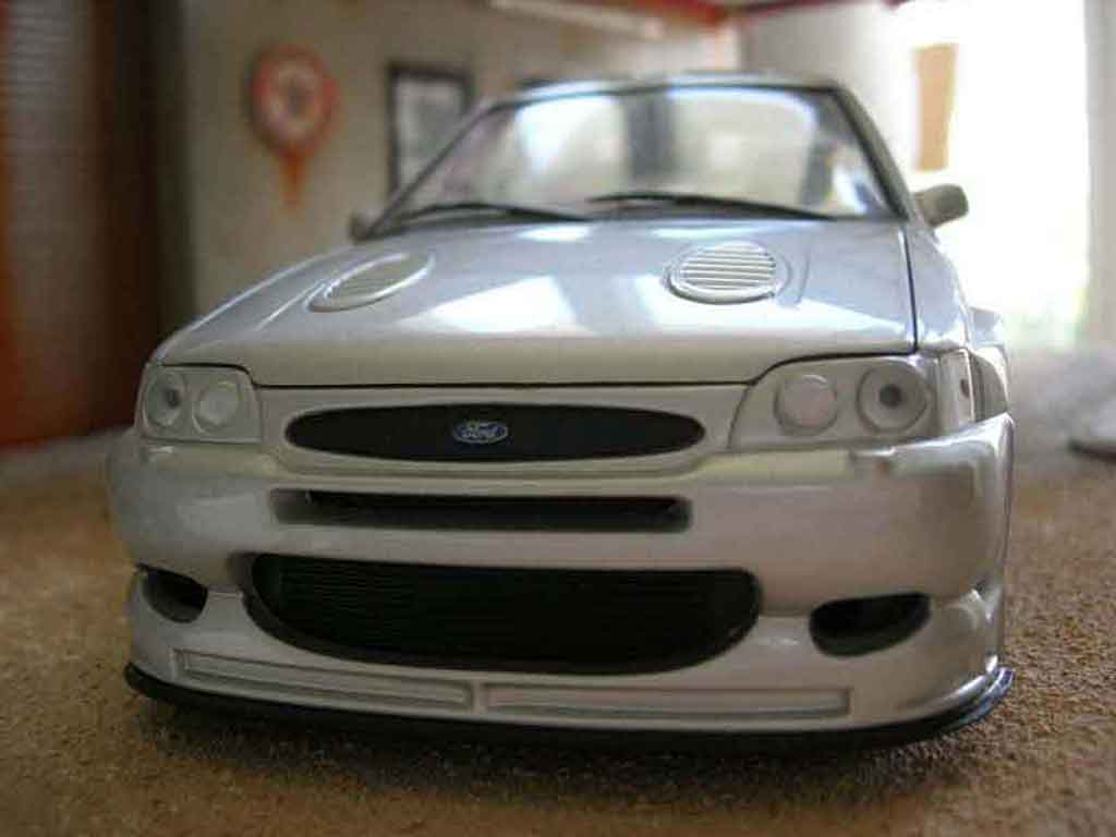 Ford Escort WRC rs 1/18 Ut Models