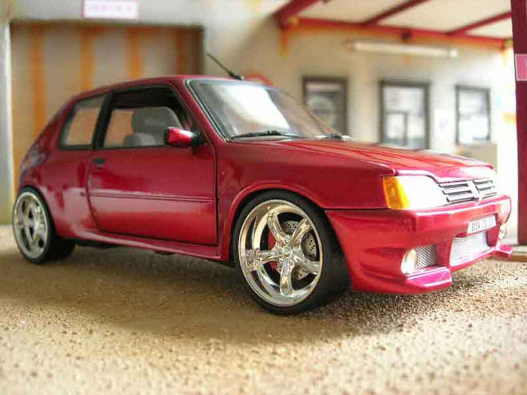 Peugeot 205 GTI Dimma red 1/18 Solido