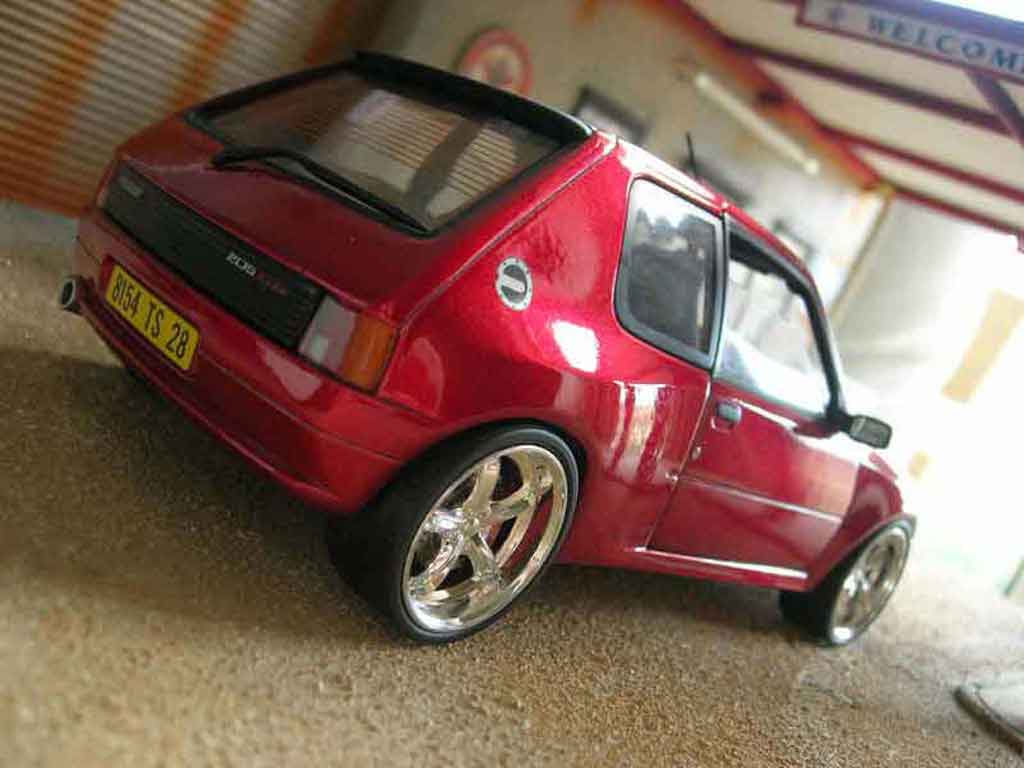 Peugeot 205 GTI Dimma red 1/18 Solido