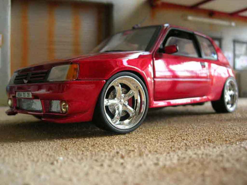 Peugeot 205 GTI Dimma red 1/18 Solido