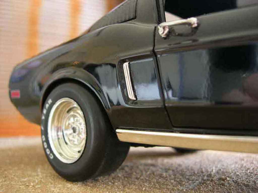 Ford Mustang Hardtop coupe noir 1/18 Ertl