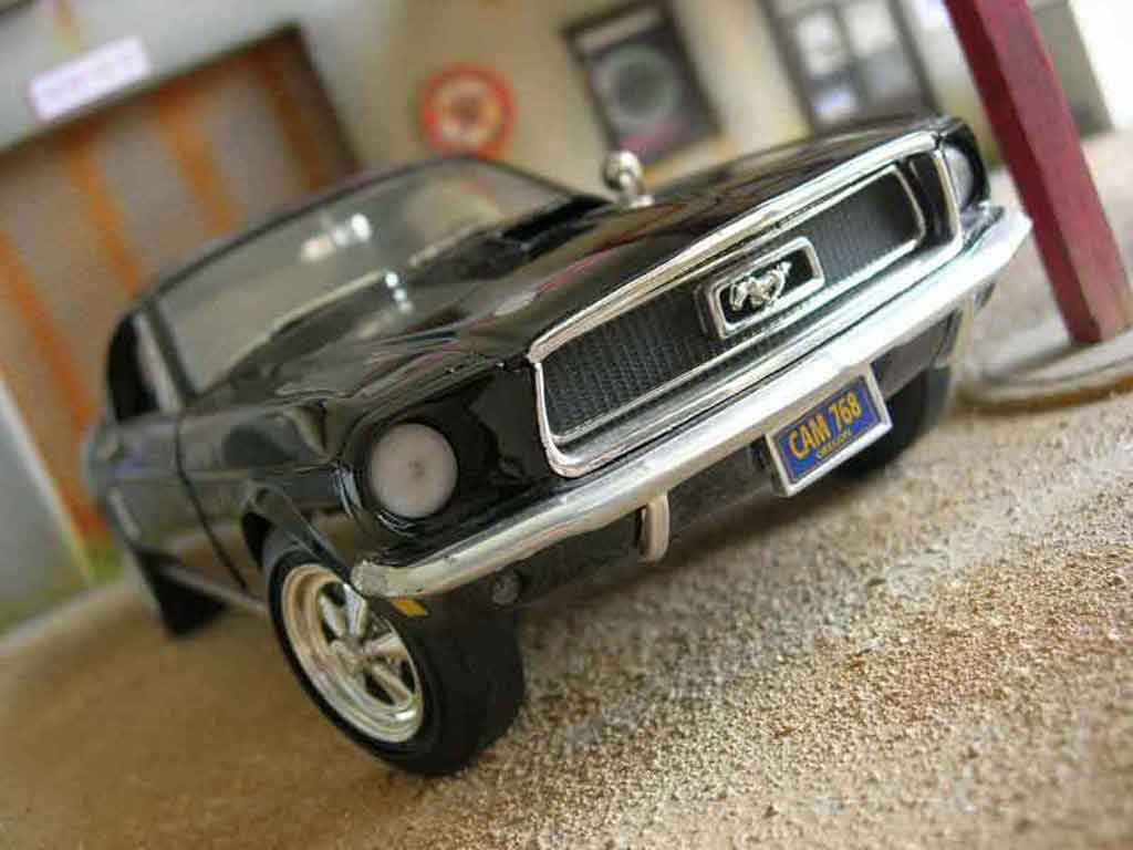 Ford Mustang 1965 1/18 Ertl 1965 coupe noir diecast model cars