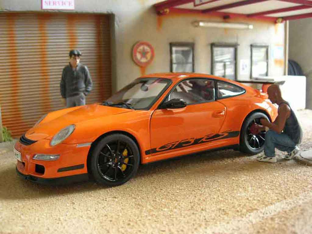Porsche 911 GT3 RS orange jantes black 1/18 Autoart