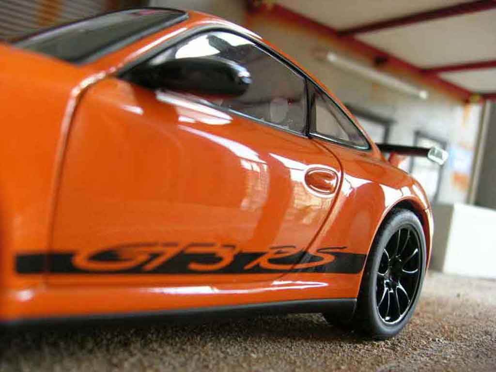 Porsche 911 GT3 RS orange jantes black 1/18 Autoart