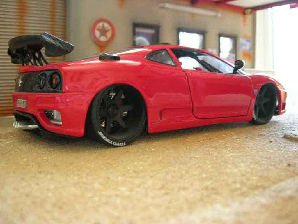 Ferrari 360 Modena coupe red 1/18 Burago