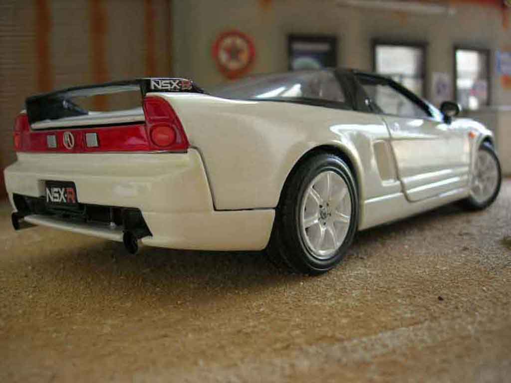 Honda NSX Base type r 1/18 Motormax