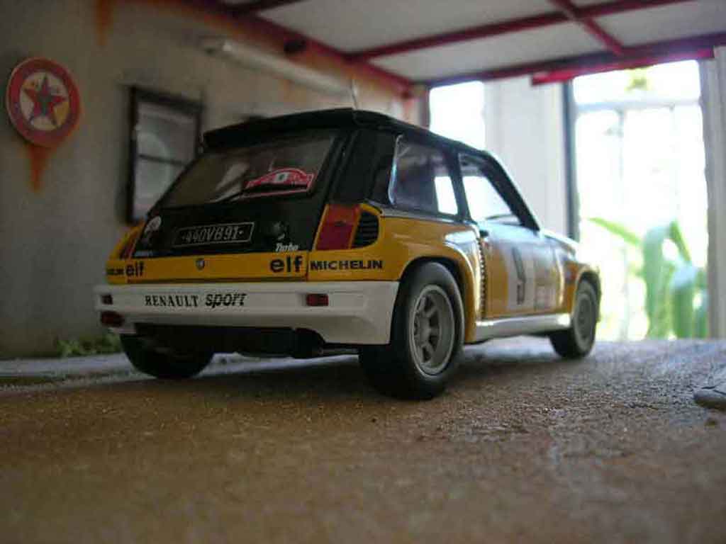Renault 5 Turbo rallye ragnotti 1/18 Universal Hobbies