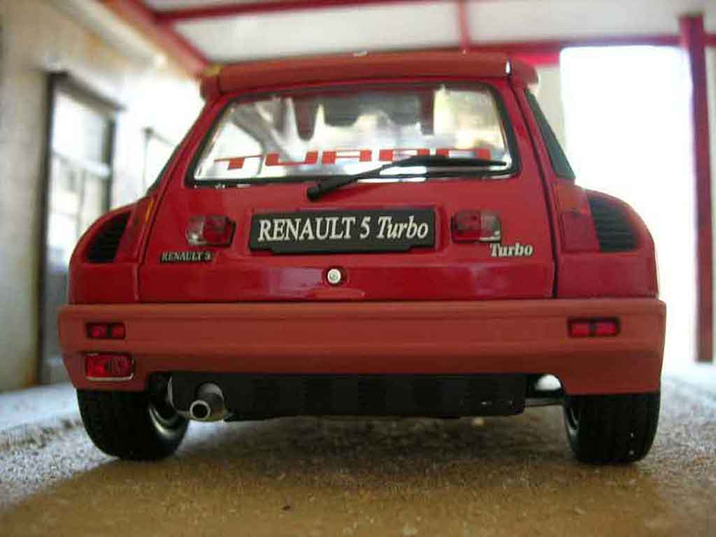 Renault 5 Turbo 1 red 1/18 Universal Hobbies