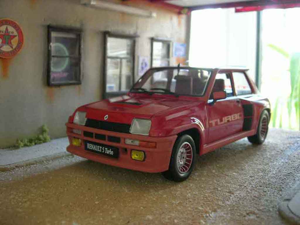 Renault 5 Turbo 1 red 1/18 Universal Hobbies