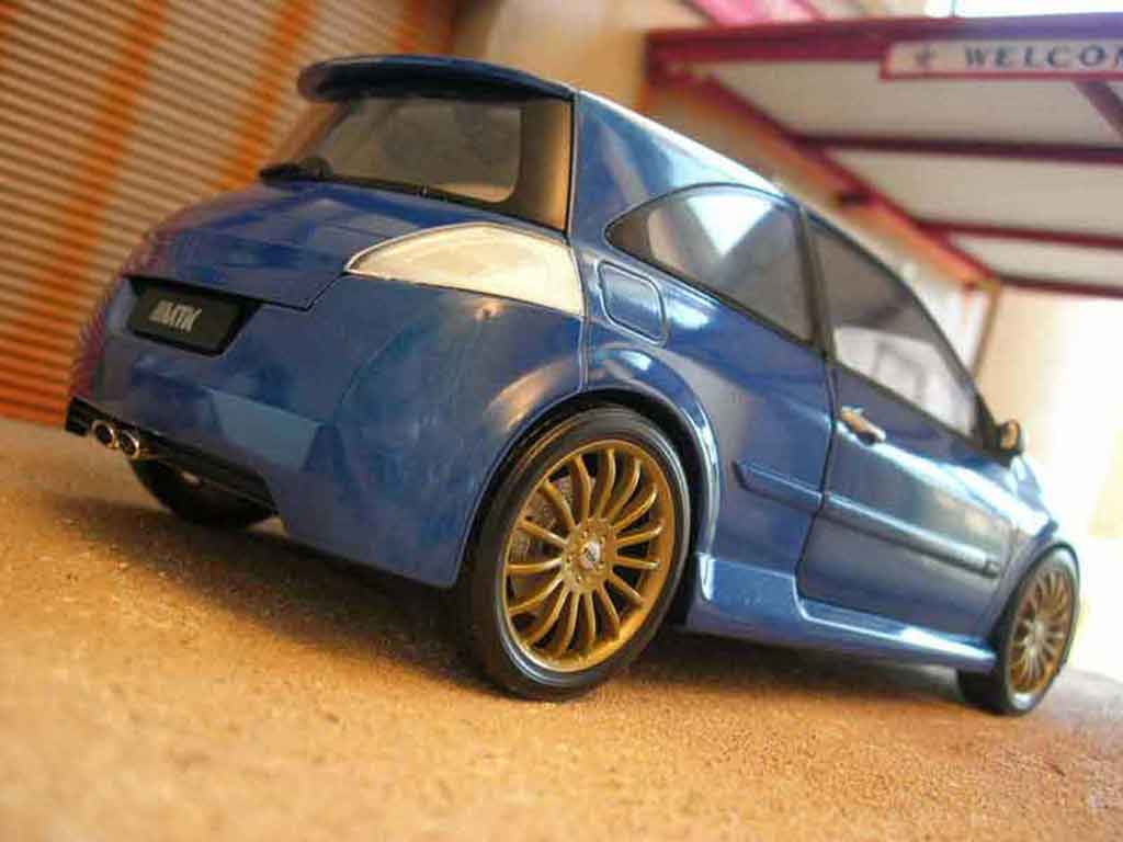 Renault Megane MTK vampire blue 1/18 Norev