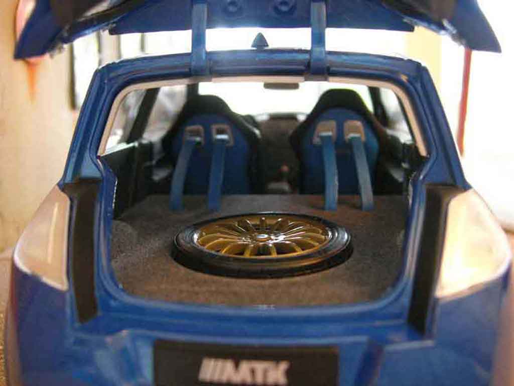 Renault Megane MTK vampire blue 1/18 Norev