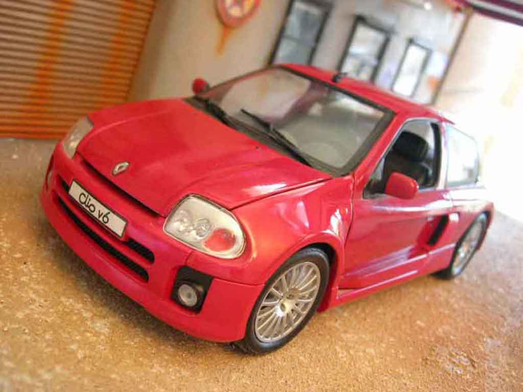 Renault Clio V6 1/18 Universal Hobbies V6 red diecast model cars