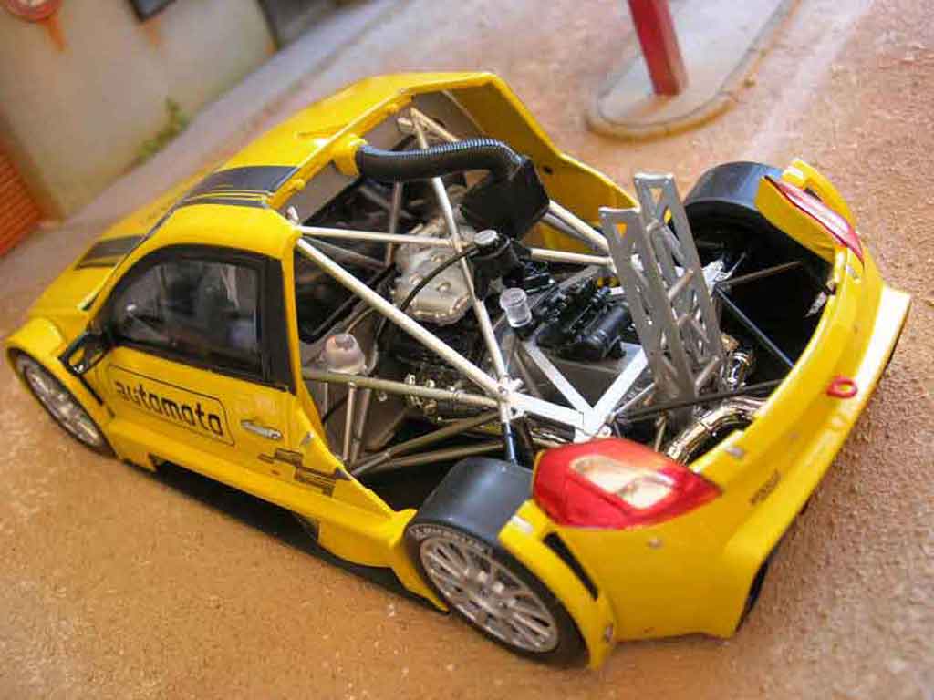 Renault Megane Trophy 2006 Beltoise #99 yellow 1/18 Solido