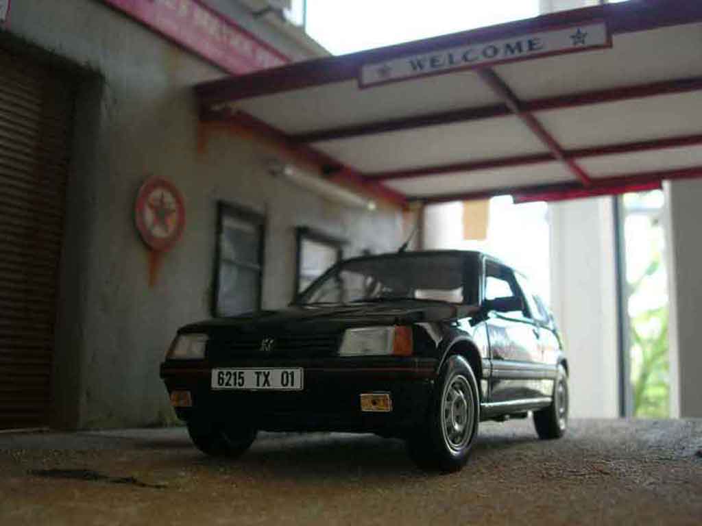 Peugeot 205 GTI 1.9 black onyx 1/18 Solido