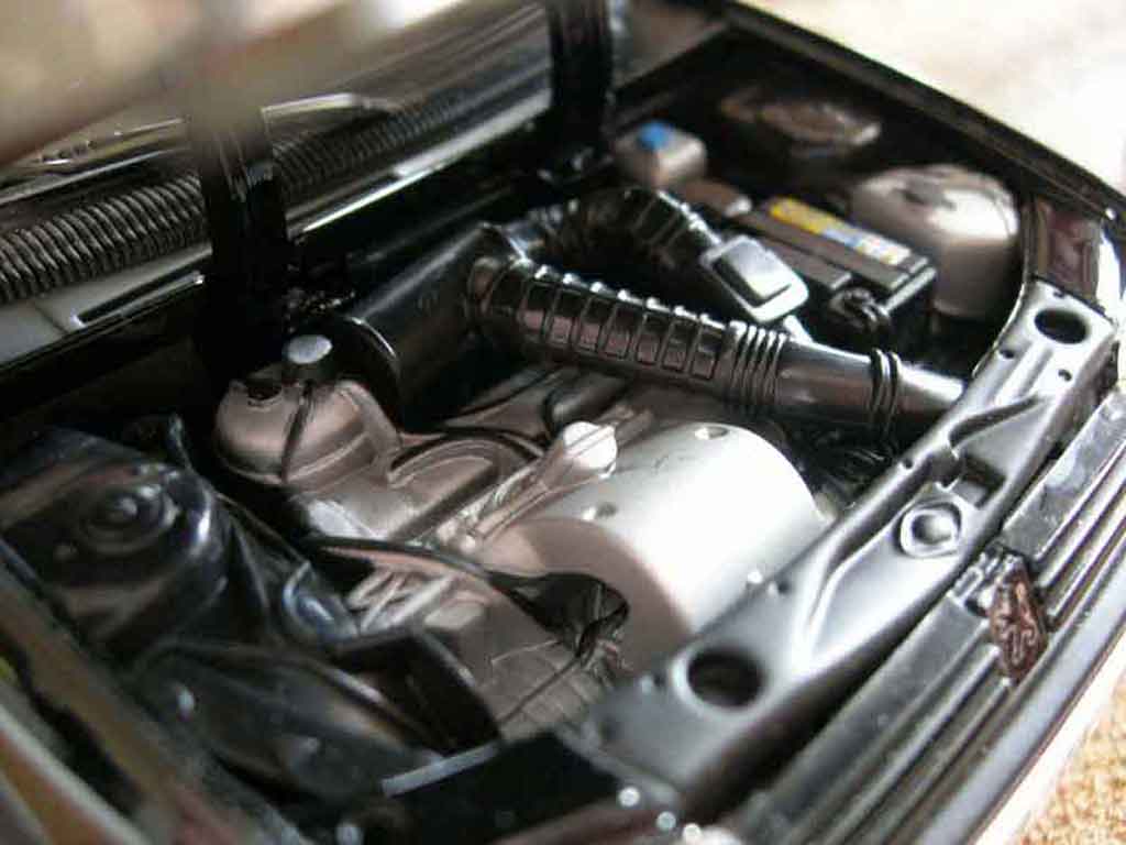 Peugeot 205 GTI 1.9 black onyx 1/18 Solido