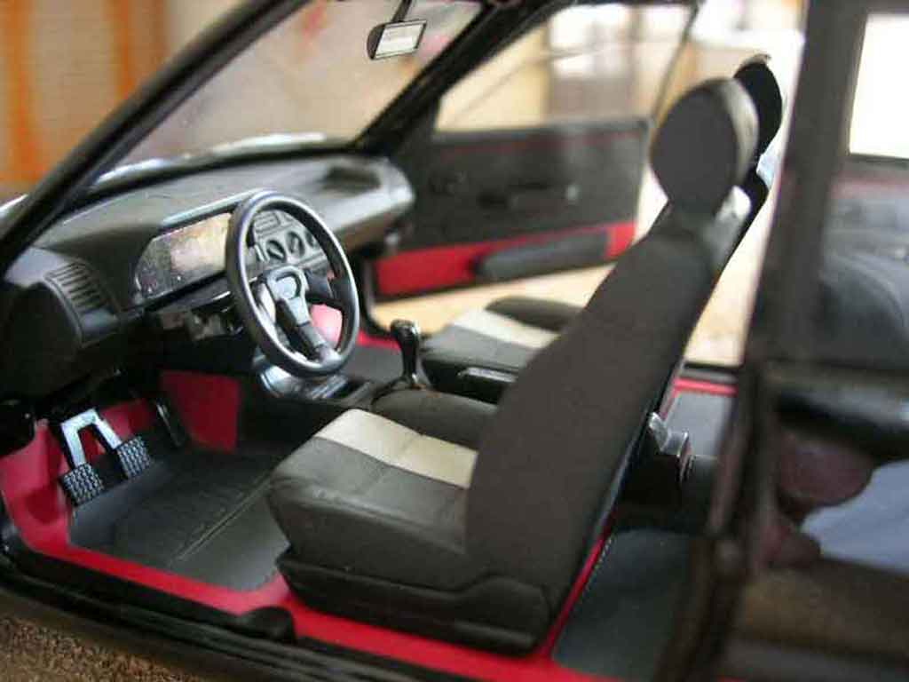 Peugeot 205 GTI 1.9 black onyx 1/18 Solido