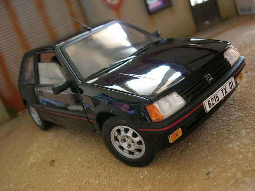 Peugeot 205 GTI 1.9 black onyx 1/18 Solido
