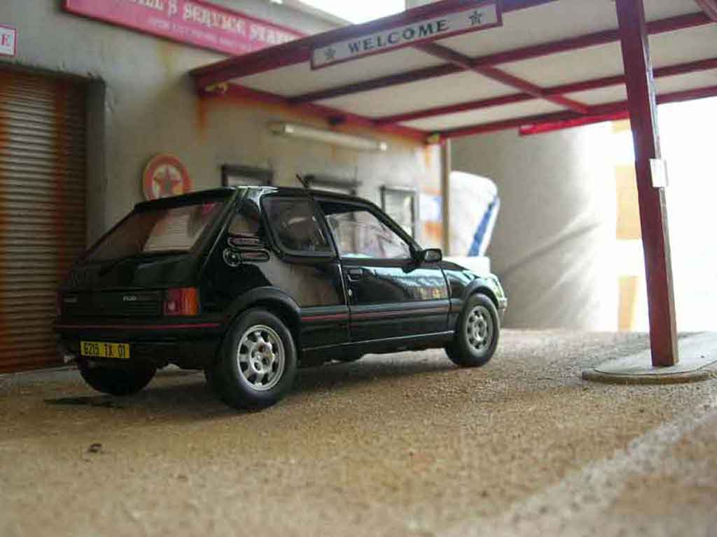 Peugeot 205 GTI 1.9 black onyx 1/18 Solido