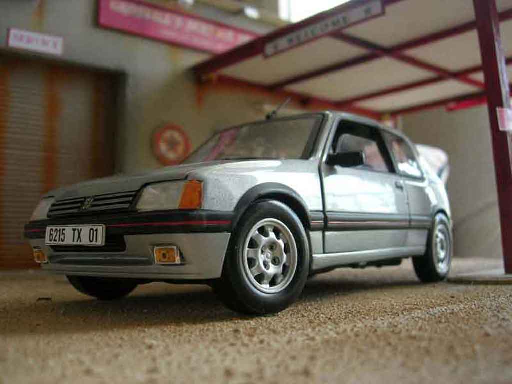 Peugeot 205 GTI 1.9 grey futura 1/18 Solido