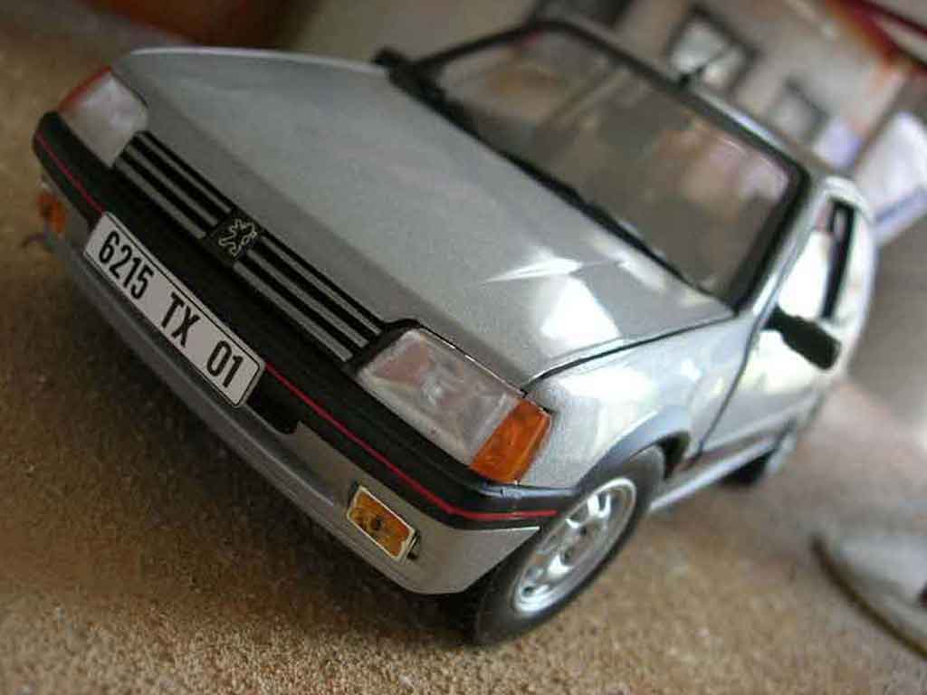 Peugeot 205 GTI 1.9 grey futura 1/18 Solido