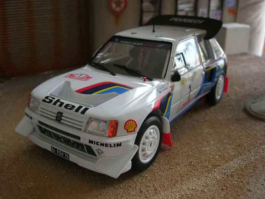 Peugeot 205 Turbo 16 1986 #1 white 1/18 Solido