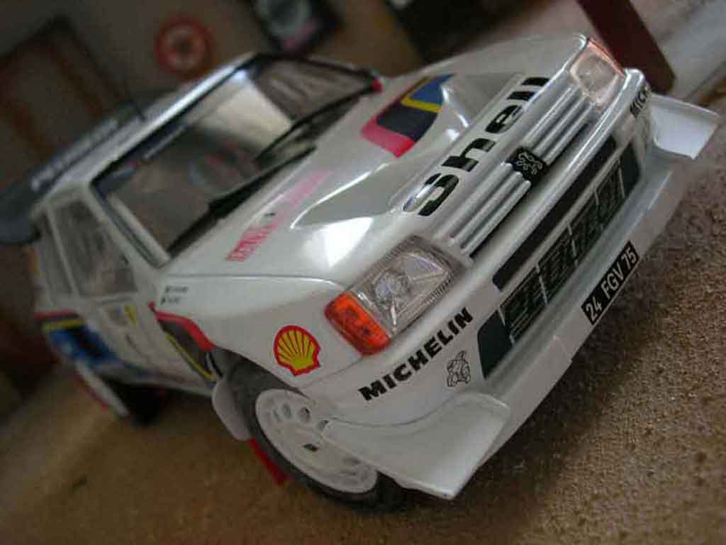 Peugeot 205 Turbo 16 1/18 Solido Turbo 16 1986 #1 white diecast model cars