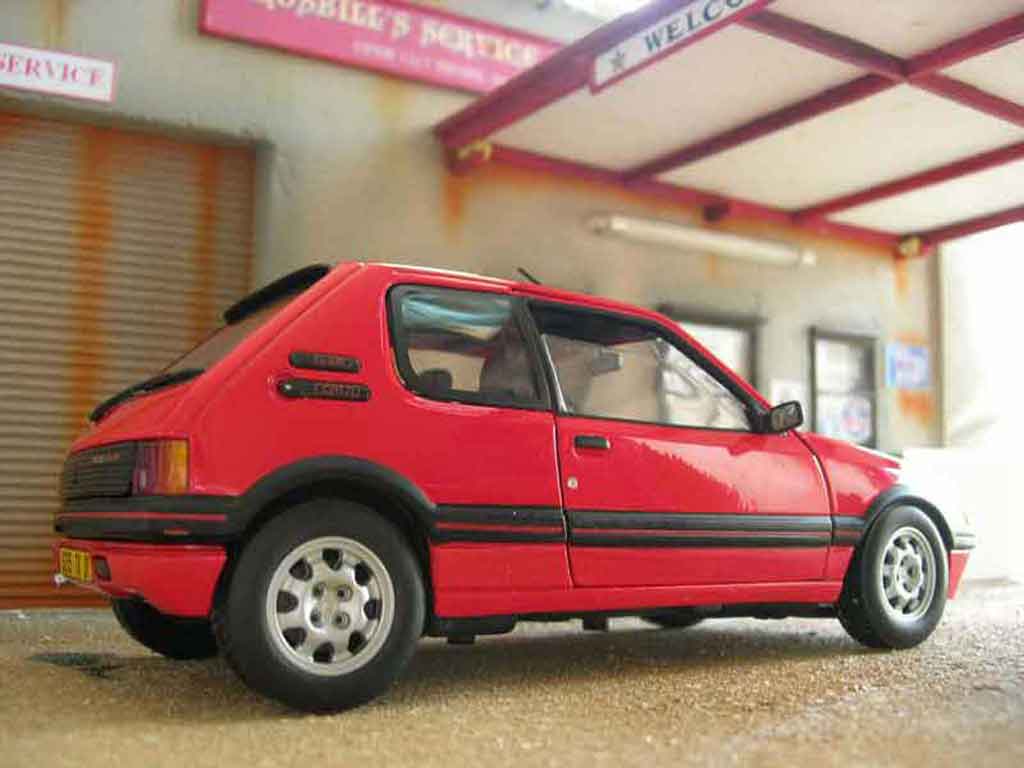 Peugeot 205 GTI 1.9 red vallelunga 1/18 Solido