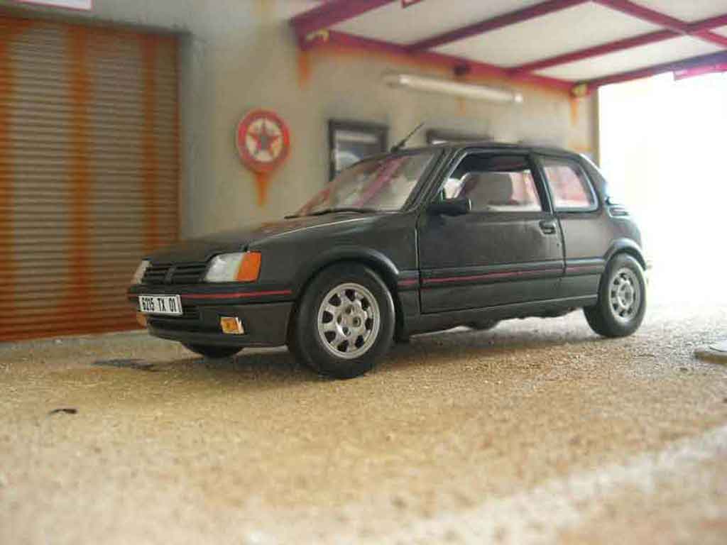 Peugeot 205 GTI 1.9 grey graphite 1/18 Solido